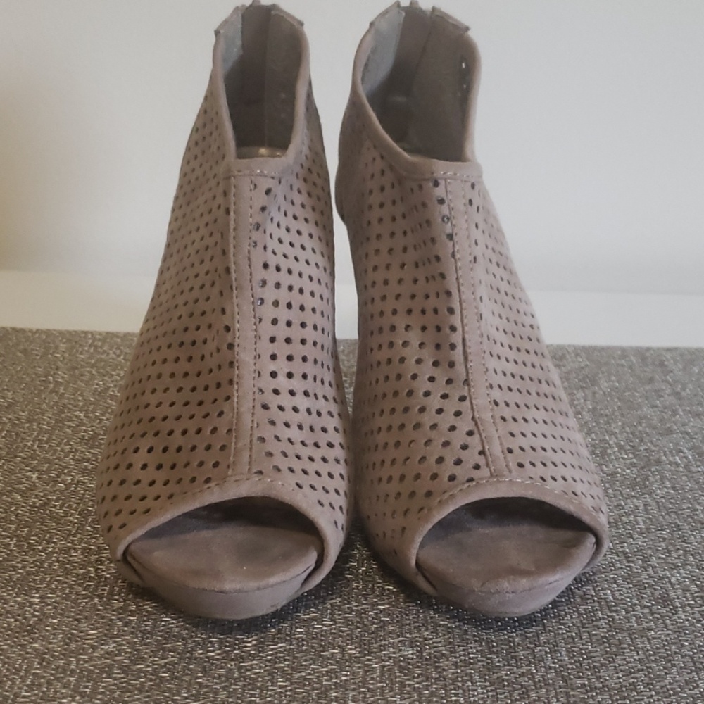 Madden Girl, Peep Toe Heels Size 8